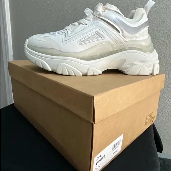 Steve Madden Cream and Gray Women's Sneakers - Picture 5 of 5